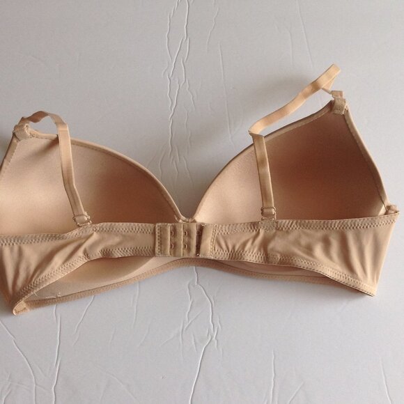NWT Joe Fresh Women's Wireless Bra Size 38B Nude Skin Tone - Picture 2 of 4